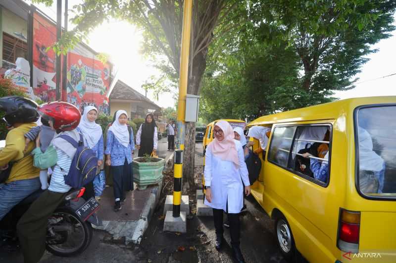 Pemkab Banyuwangi Lanjutkan Program Angkutan Gratis untuk Pelajar