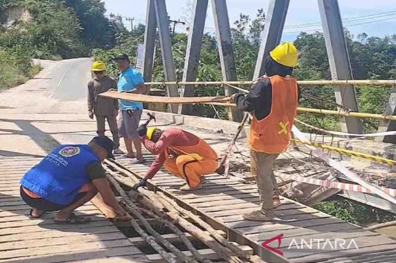 Pemkab Gunung Mas minta rekanan benahi 'ramp door' Jembatan Sei Kurun