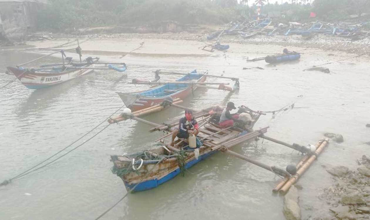 Pemkab Lebak Salurkan Bantuan Alat Tangkap Ikan