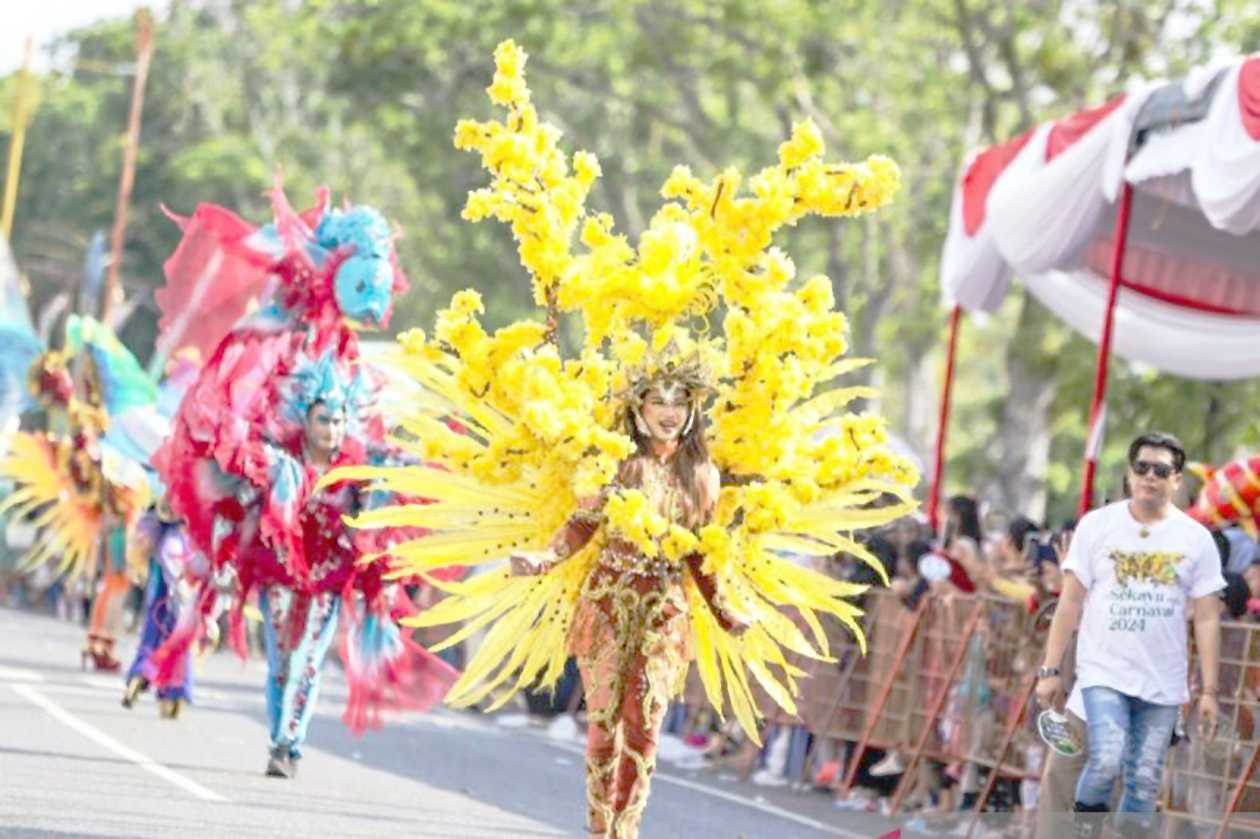 Pemkab Muba Hadirkan Tim Pertunjukan Busana Burung Cendrawasih Jember