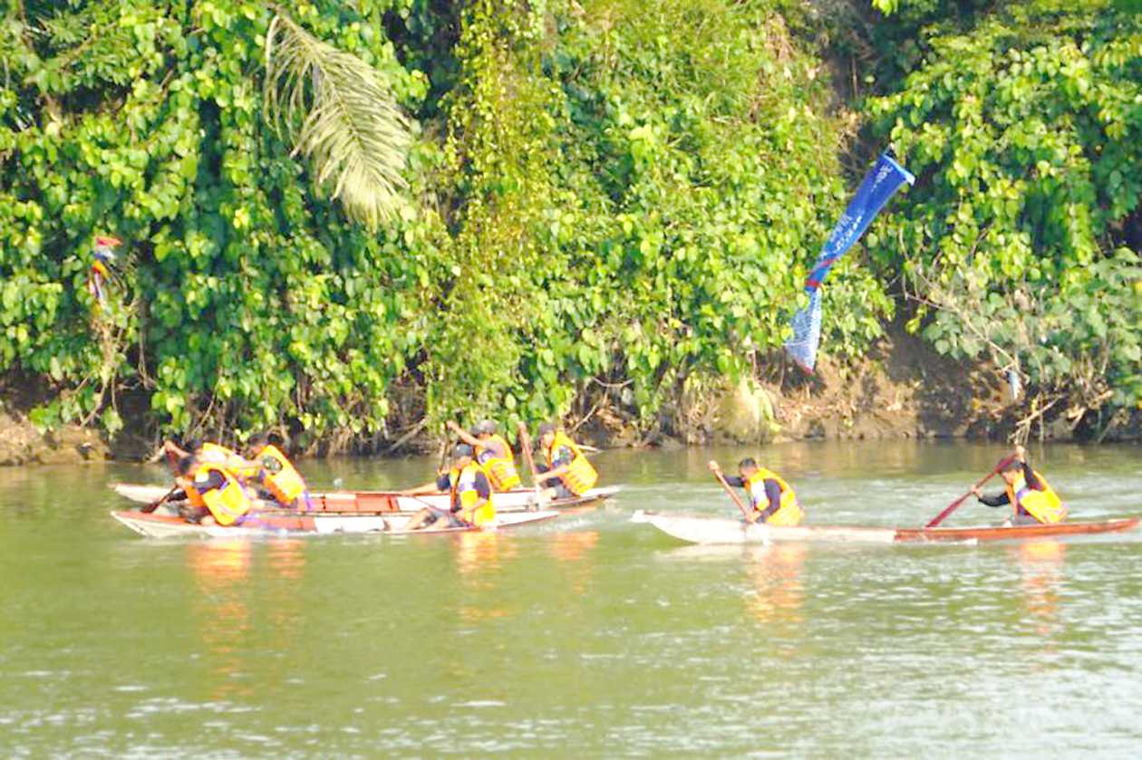 Pemkab OKU Timur Adakan Lomba Perahu Bidar di Sungai Komering