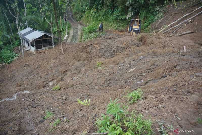 Pemkab Trenggalek Membangun Sabuk Air untuk Minimalkan Risiko Longsor Sumurup