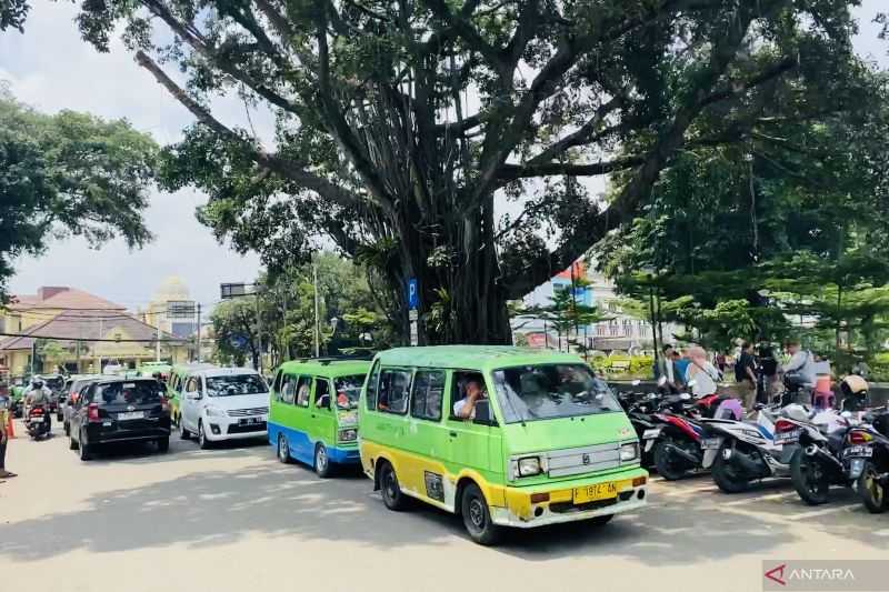 Pemkot Bogor lakukan penataan parkir-parkir di badan jalan