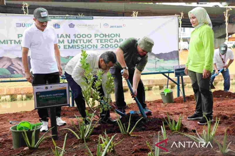 Pemprov DKI Tanam Seribu Pohon untuk Wujudkan Bebas Emisi pada 2060