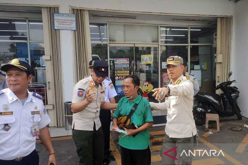 Pemprov DKI Tertibkan 127 Juru Parkir Liar di Minimarket Wilayah Jakarta