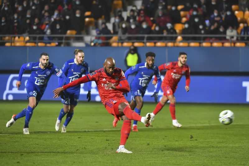Penalti Moussa Dembele Tentukan Kemenangan Lyon atas Troyes