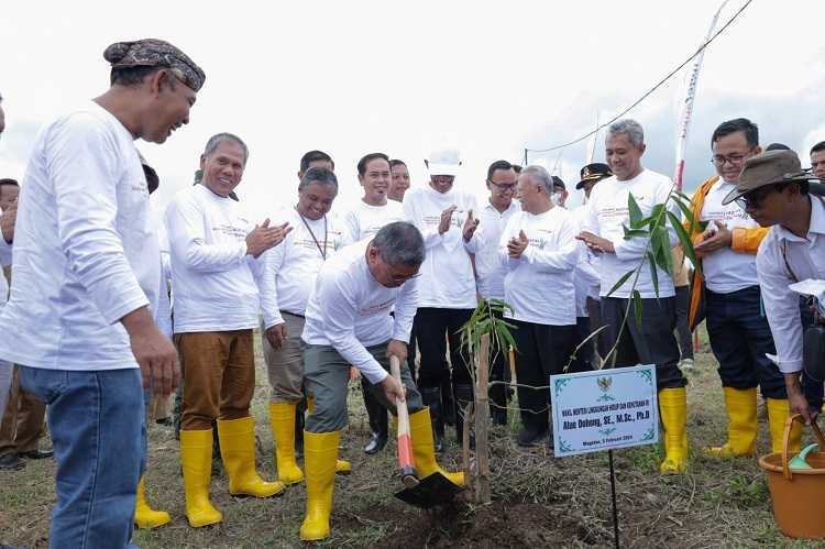 Penanaman Pohon dan Pembangunan Kebun Raya Bambu di Magetan untuk Wujudkan Keberlanjutan Lingkungan