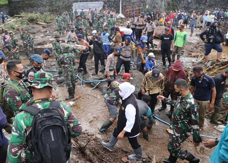 Pencarian Korban Jadi Prioritas Dalam Penanganan Banjir Bandang Di Batu Koran 1512