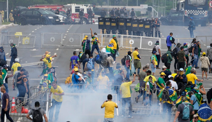 Pendukung Bolsonaro Serbu Kongres Brasil