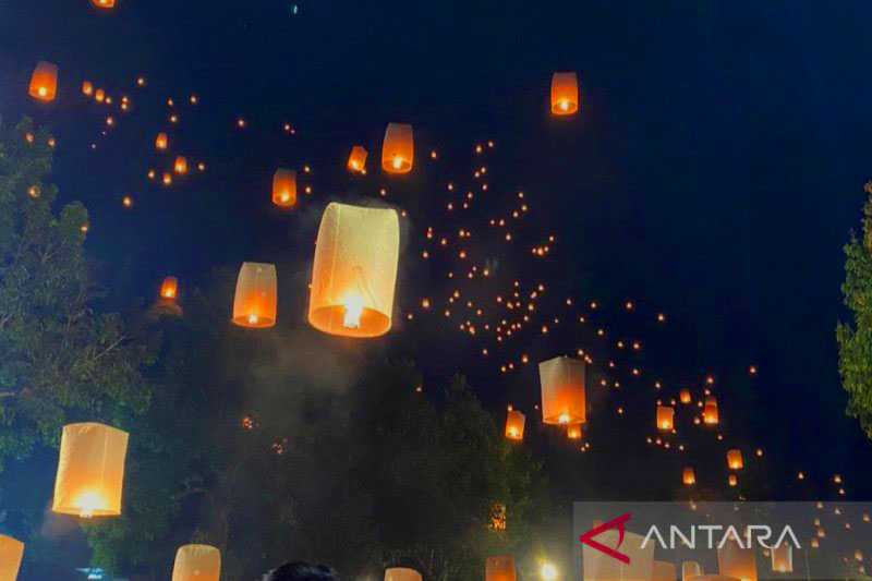 Penerbangan Lampion Tutup Rangkaian Waisak Borobudur