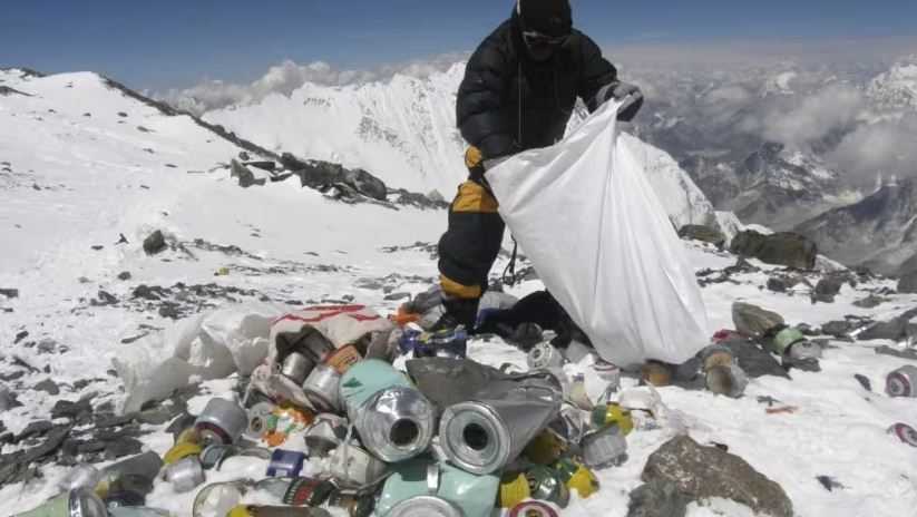 Pengadilan Nepal Batasi Izin Pendakian Gunung Everest