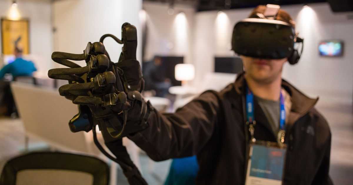 Pengembangan Realitas Virtual dengan Perangkat Sarung Tangan Canggih