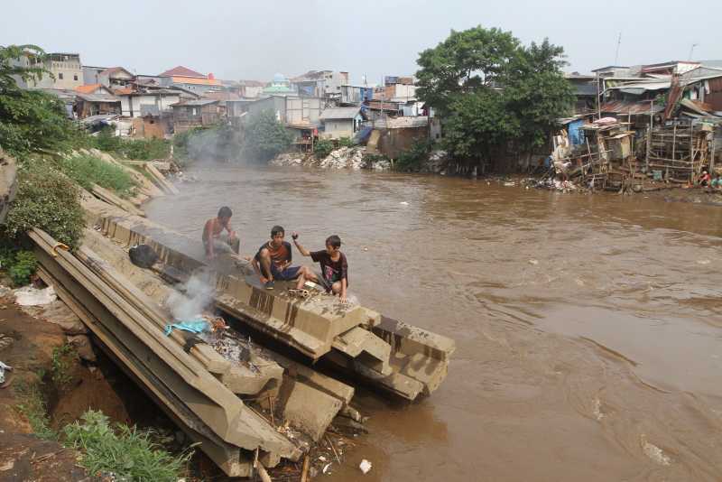 Pengerukan Sungai Dinilai  Tak Cukup untuk Tangani Banjir
