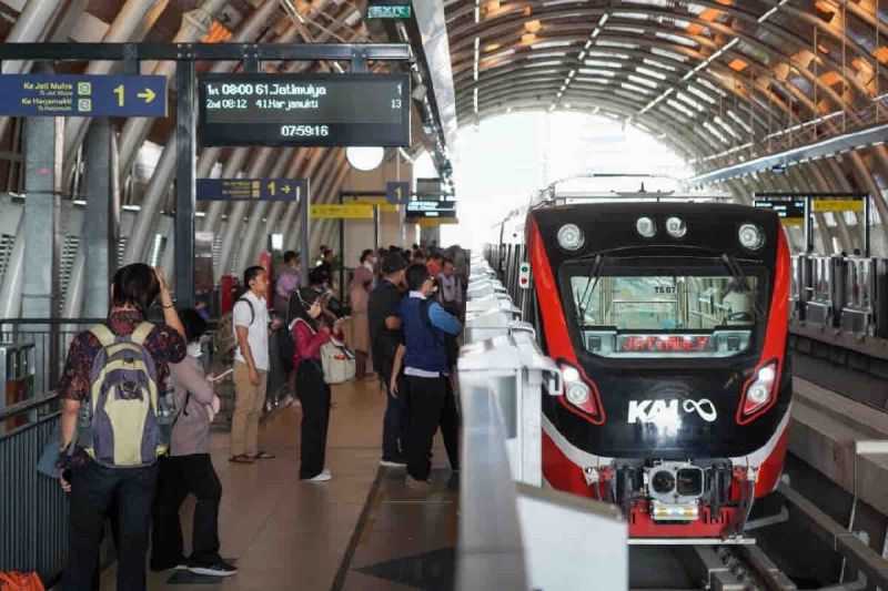 Pengguna Kereta Wajib Catat Ini, KAI Alihkan KA di Gambir ke Jatinegara saat Pelantikan Presiden-Wapres