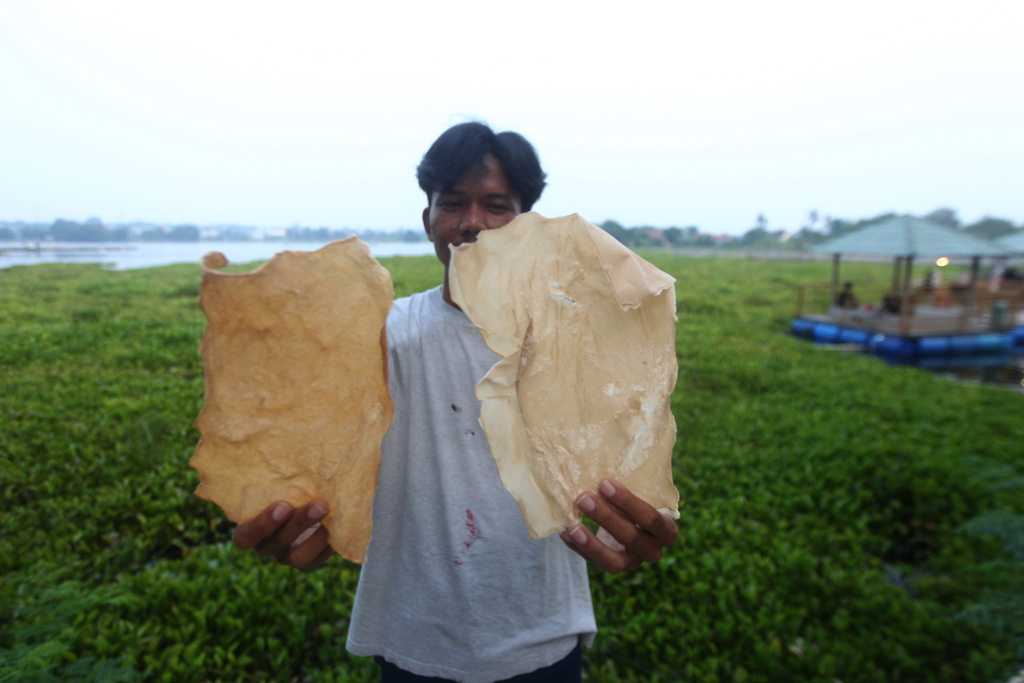 Penggunaan Filter air Hydro Puer dari Eceng Gondok yang Mampu merubah Air Danau yang Keruh menjadi Jernih