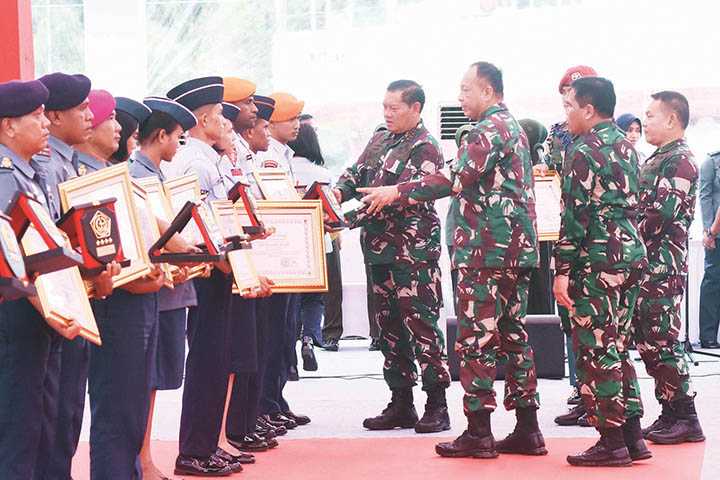 Penghargaan Prajurit TNI Berprestasi
