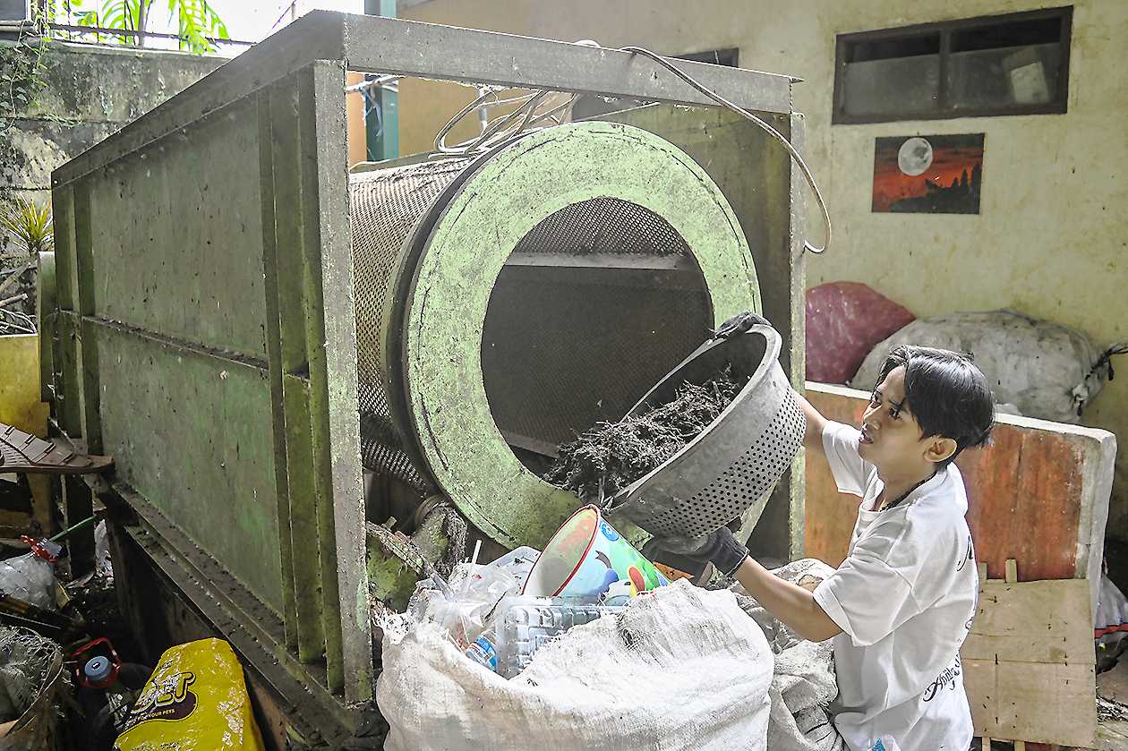 Pengolahan Sampah di TPS3R Tangerang