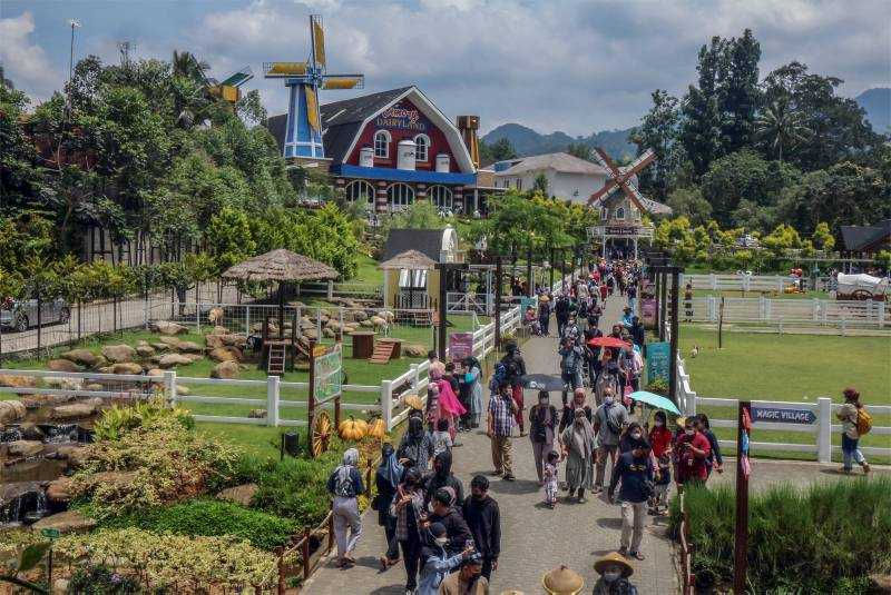 Pengunjung Padati Wisata Alam Cimory Dairyland