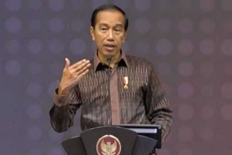 Pengusaha Tenun Ikat Kediri Bangga Kain Dipakai Presiden Jokowi