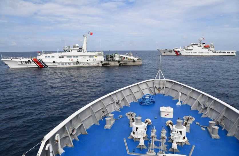 Penjaga Pantai Filipina Tuding Kapal-kapal Tiongkok Lakukan Manuver 'Berbahaya'