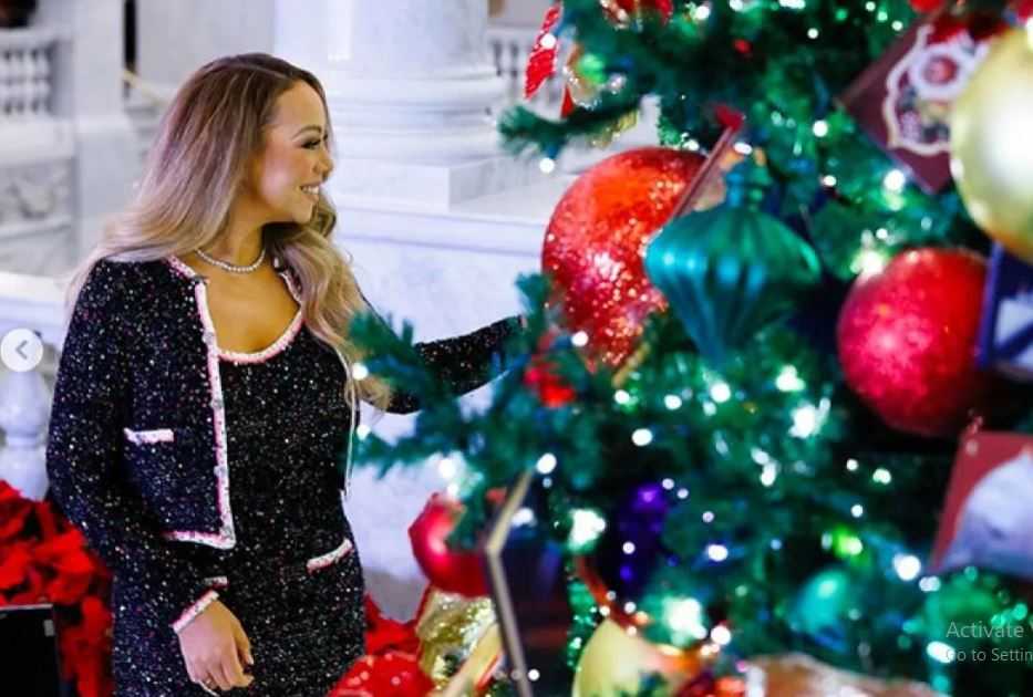 Penuh Kenangan, Mariah Carey Simpan 2 Pohon Natal Favorit di Rumah