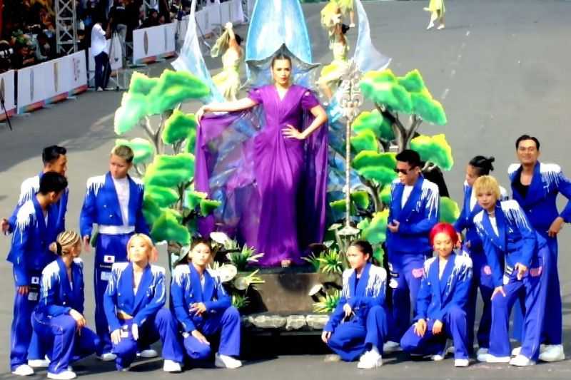 Penyanyi Raisa dan Tiara Andini Tampil di Grand Jember Fashion Carnival