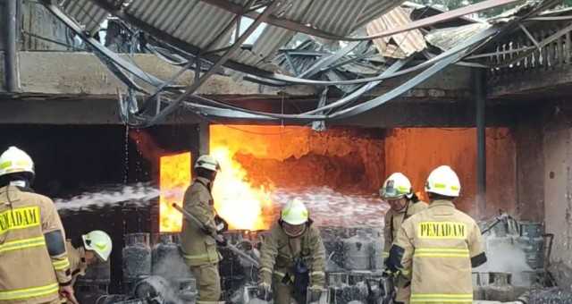 Penyebab Kebakaran Bengkel Motor di Pondok Kelapa, Kerugian Mencapai 150 Juta