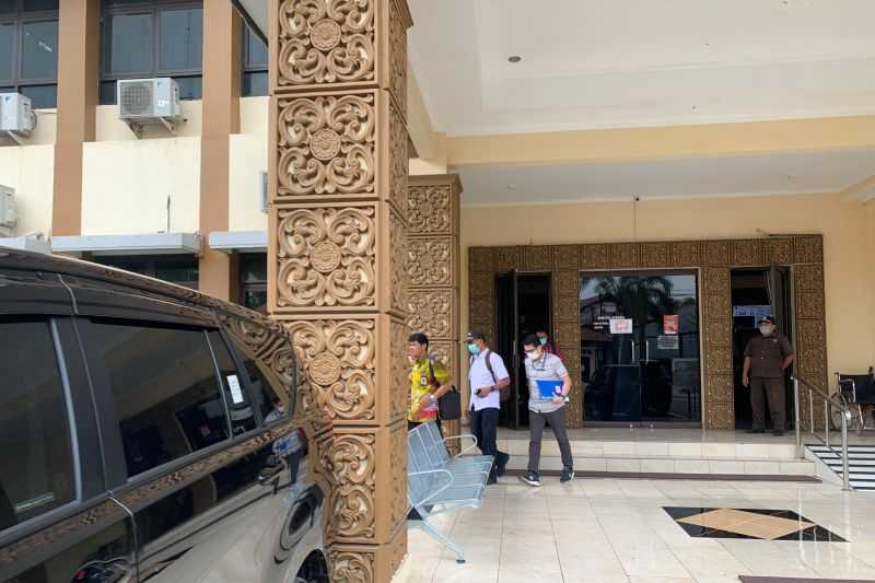 Penyidik KPK Geledah Disdukcapil Semarang Sekitar Lima Jam