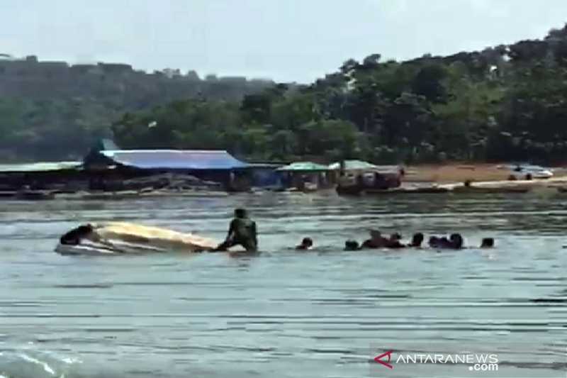 Perahu Bawa 20 Wisatawan Tenggelam di Waduk Kedung Ombo Boyolali, 9 Orang Hilang