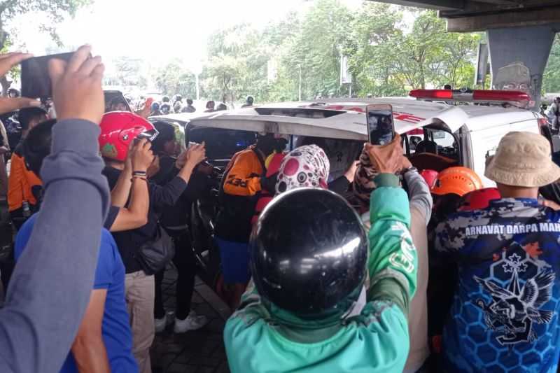 Perahu Tambang Terguling, Satu Penumpang Meninggal 11 Orang Selamat