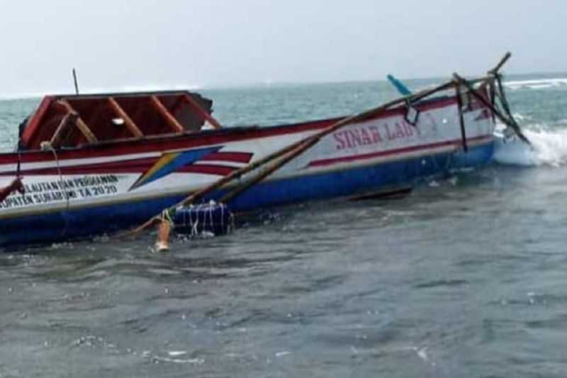 Perahu Terbalik Diterjang Ombak Besar, Satu ABK Tewas