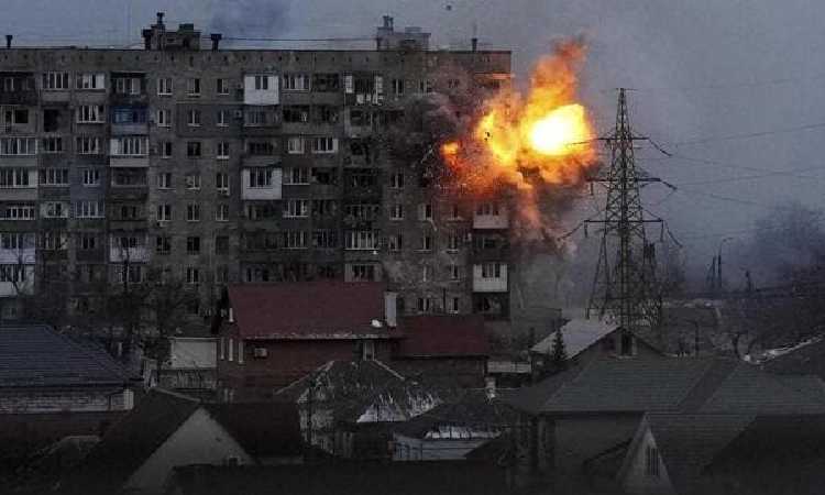 Perang Makin Mencekam! Rusia Kembali Bombardir Ukraina, Dua Ledakan Keras Guncang Dua Pemukiman di Kyiv