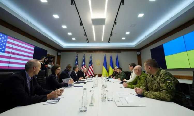 Perang Semakin Memanas! Rusia Naik Pitam Nilai Bantuan Senjata Mengerikan Amerika Serikat ke Ukraina Seperti  Menuangkan Minyak ke Api