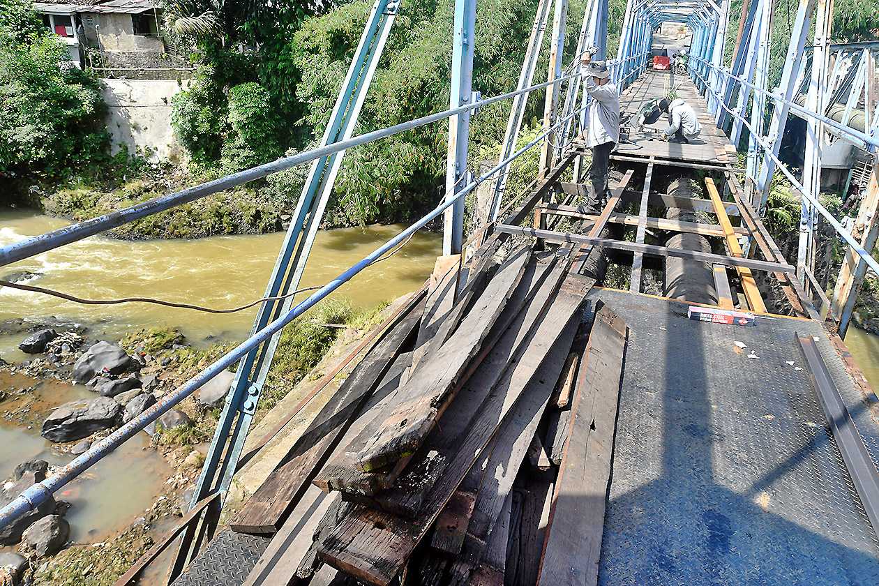 Perbaikan Jembatan Ledeng