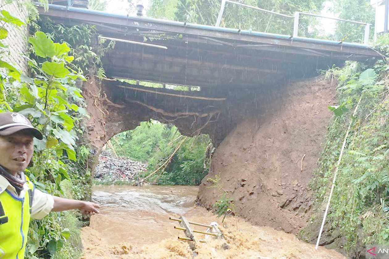 Perbaiki Jembatan Ambruk, BPBD Cianjur Berkoordinasi dengan Dinas