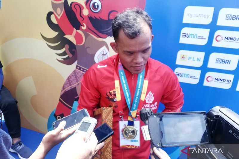 Perenang Difabel Aris Wibawa Raih Emas