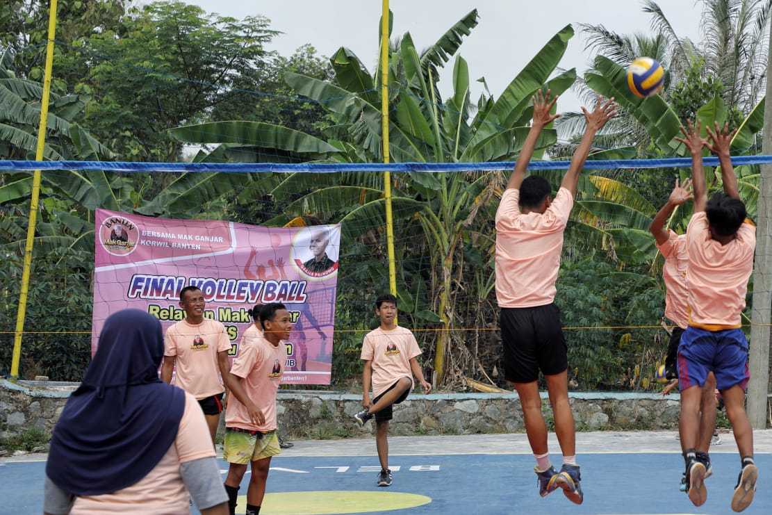 Pererat Silaturahmi, Mak Ganjar Banten Gelar Pertandingan Bola Voli Bersama Warga Cilegon 3