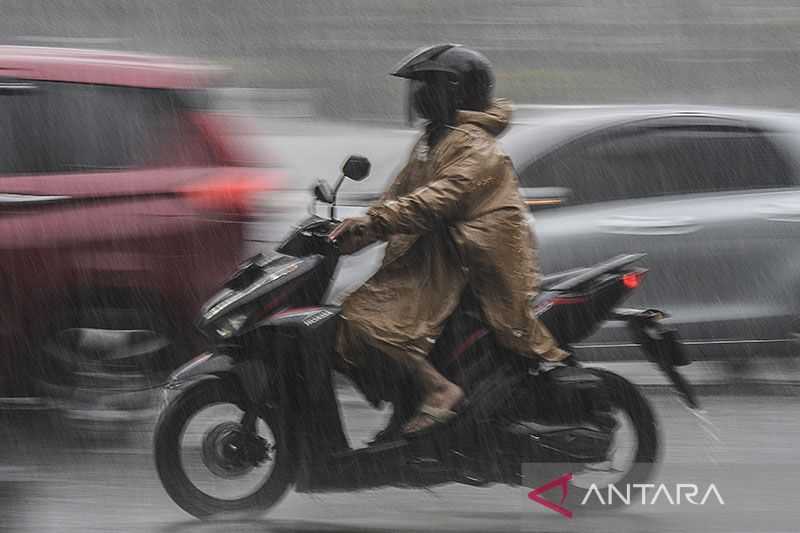 Peringatan Buat Warga DKI! Tiga Wilayah Jakarta Akan Dilanda Hujan, Sebagian Lagi Cerah Berawan