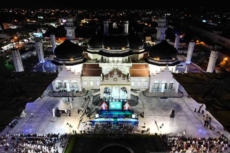 Peringati 1 Muharam, Warga Aceh Larut dalam Zikir di Masjid Baiturrahman