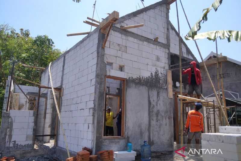 Perkuat Gotong Royong, Warga Demak Urunan Bangunkan Rumah Layak Huni untuk Warga Miskin