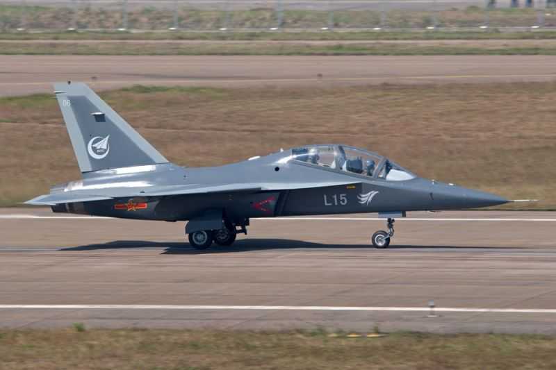 Perkuat Kerja Sama, Tiongkok Sepakati Penjualan Pesawat Latih Militer L-15 ke Uni Emirat Arab