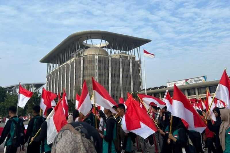 Perkuat Nasionalisme, Pemprov Riau Gencarkan Gerakan Pengibaran Bendera Merah Putih