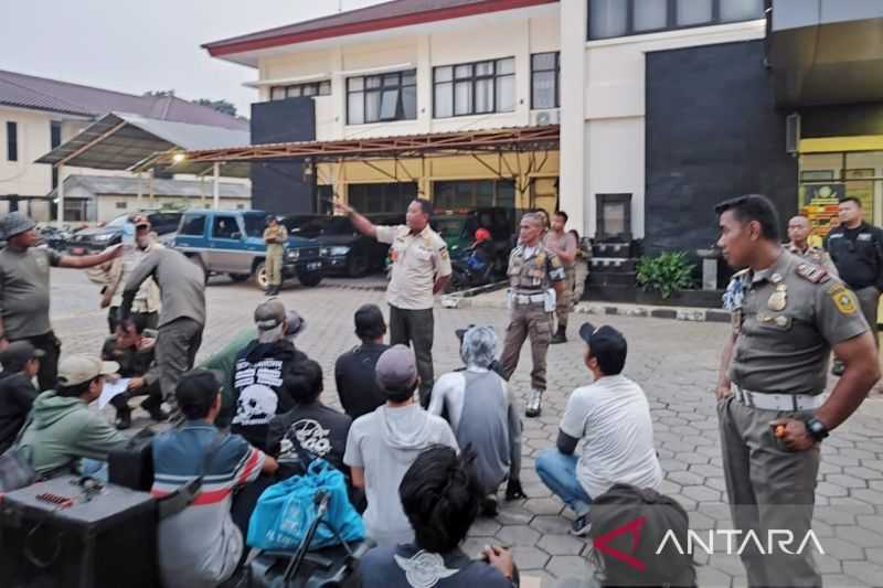 Perkuat Penertiban, Satpol PP Bogor Amankan 31 Pengamen Hingga Badut di Cibinong