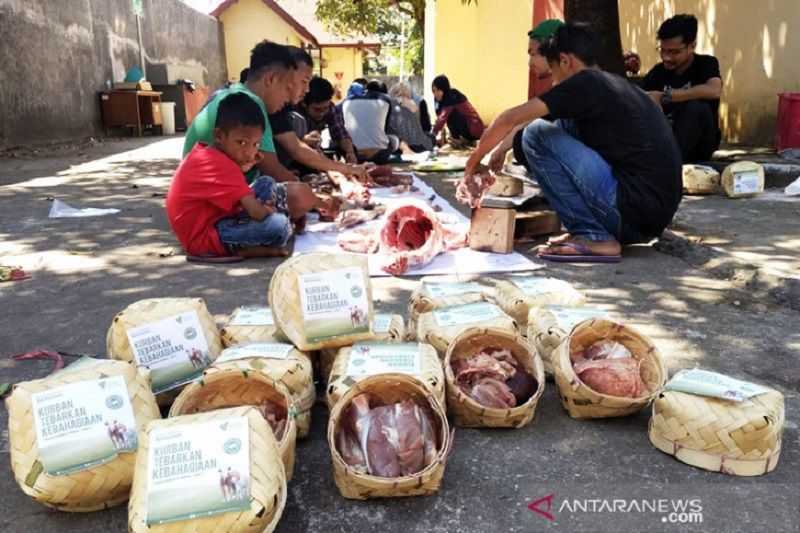 Perkuat Upaya Jaga Kebersihan, Warga Diimbau Tak Gunakan Plastik Hitam Untuk Bungkus Daging Kurban