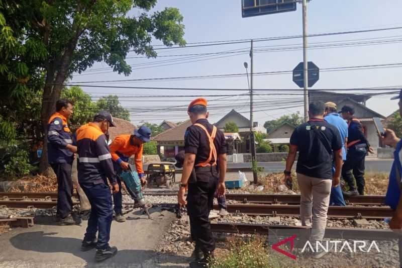 Perlintasan Sebidang Liar di Beji Pasuruan Ditutup KAI