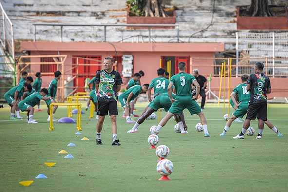 Persebaya: Lawan Arema Pertandingan Besar