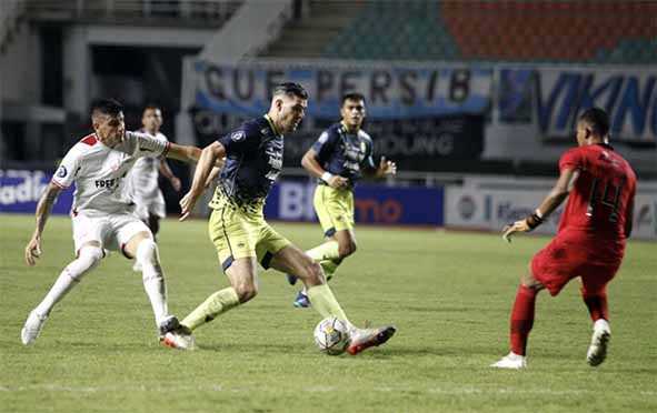 Persib Bandung Kokohkan Diri di Peringkat Kedua Usai Tekuk Persis Solo