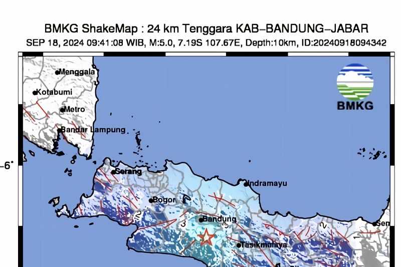 Personel BPBD Kabupaten Bandung Diterjunkan untuk Mengecek Kerusakan Dampak Gempa