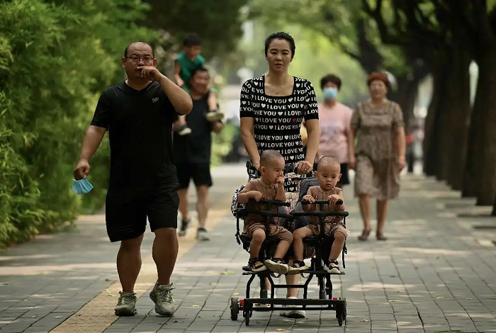 Pertama dalam 60 Tahun, Populasi Tiongkok Anjlok