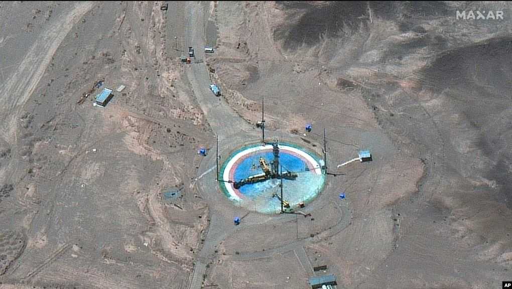 Perusahaan Citra Satelit AS Intip Aktivitas di Pusat Antariksa Iran, Ada Roket Siap Diluncurkan